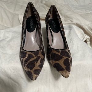 Nine & co leather sole giraffe heels